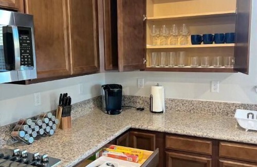 Woodland Casa | Spacious, clean, brand new 4BR home in Woodland