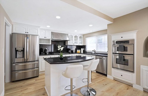 Garden Grove Casa | Spacious Clean Home w/ Quality Furniture close to Disneyland & Huntington Beach!
