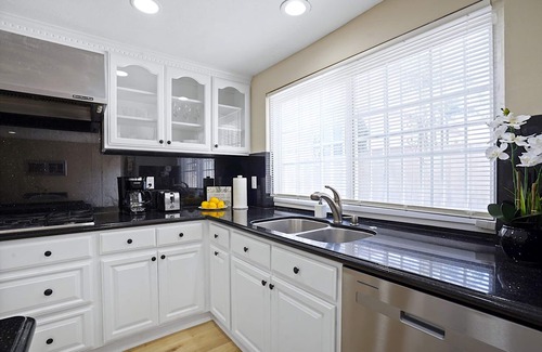 Garden Grove Casa | Spacious Clean Home w/ Quality Furniture close to Disneyland & Huntington Beach!