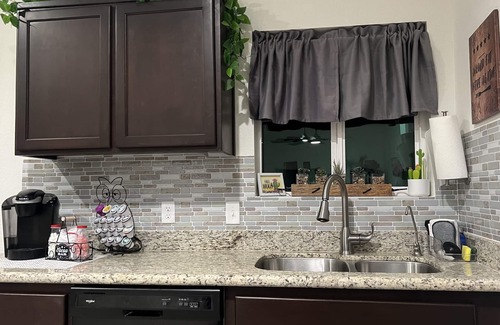 Yuma Casa | Spacious Clean Pet-friendly Family Townhome
