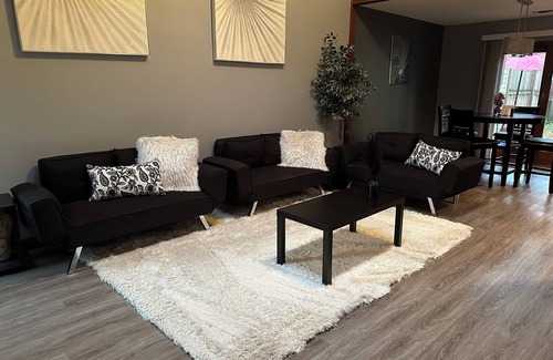 Clifton Park Casa | Spacious Clifton Park Townhome in Prime Location