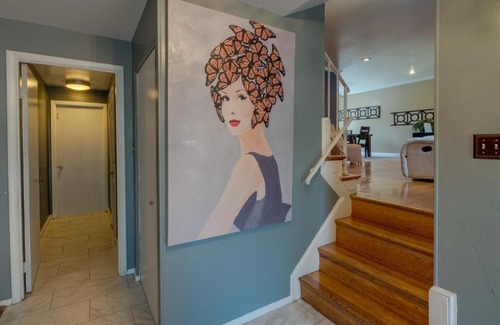 Clinton Casa | Spacious Clinton Home with Patio 12 Mi to Capitol!
