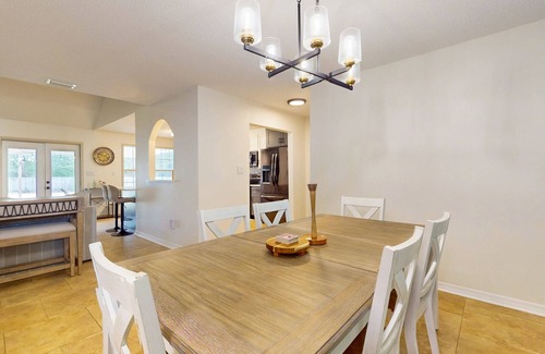 Gulf Breeze Casa | Spacious coastal home with private yard and close to town