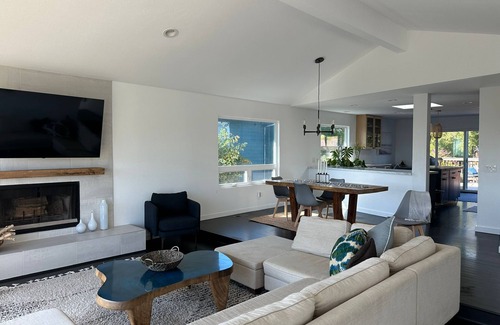 El Granada Casa | Spacious Coastal Retreat Near the Harbor, Beaches, Trails, and Restaurants