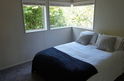 Coatesville Apartamento | Confort espacioso Tranquilo jardín privado