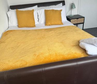 Aylesbury Casa | Spacious Comfortable 4 Bedroom House