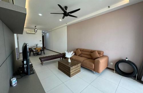 Tanjung Bungah Apartamento | Spacious Comfy 8pax, 3 Bedroom, 2 Car Park, The Landmark