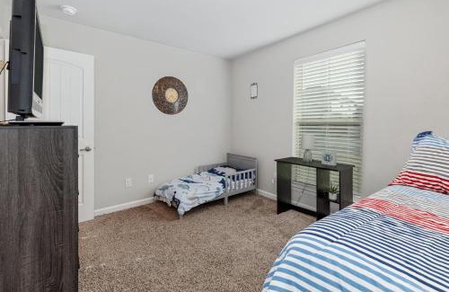 Lake Charles Casa | Spacious & Comfy KING Bed with Garage in Lake Charles