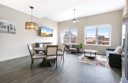 Central Business District Apartamento | Spacious Condo near Local Favorite Spots