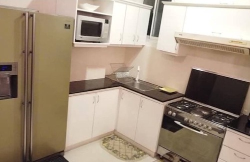 Wellawatta North Condominio | Spacious Condo sleeps 5 near Galle Road Colombo