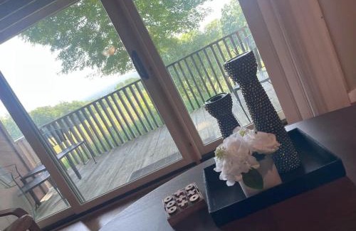 Bellaire Casa | Spacious Condo with Pool Pass!