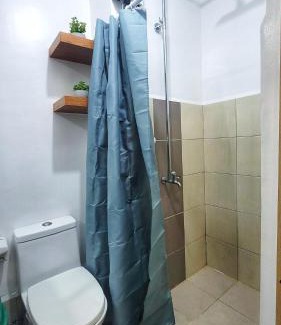 Ususan Apartamento | Spacious condo with pool view at Grace Residences, near BGC