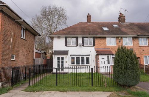 Cradley Casa | Spacious, Contractors, Long Term Discounts