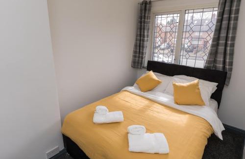 Cradley Casa | Spacious, Contractors, Long Term Discounts