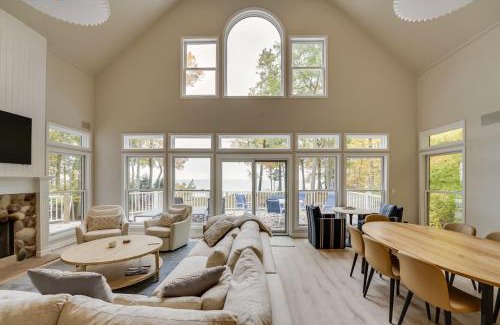 Muskegon Casa | Spacious Cottage on Lake Michigan Stunning Views!