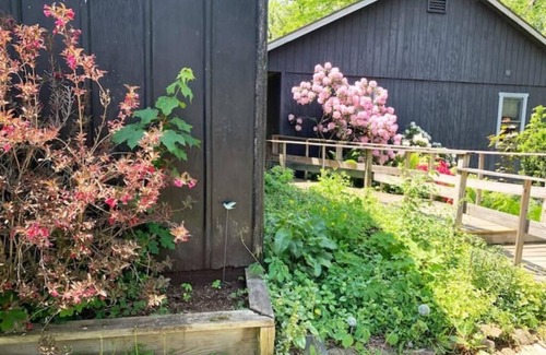 Kinderhook Cabaña | Spacious Cottage Retreat on Beautiful 2-Acres