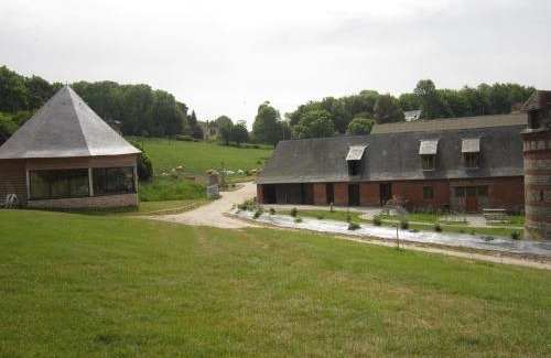 Le Bourg-Dun Casa | Spacious Cottage with Private Garden in Normandy