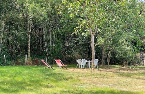 Le Gavre Cabaña | Alquiler vacacional: casa tranquila con jardín cerca de Nantes, ideal familias, WiFi y juegos incluidos