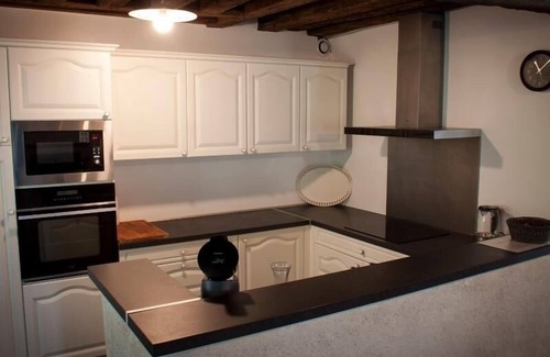 Sigloy Cabaña | Amplio alojamiento con piscina climatizada, wifi y tenis junto al Loira
