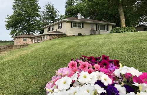 Fort Madison Casa | Spacious countryside home just minutes from Nauvoo, Illinois & Burlington, Iowa!