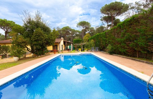 Sils Villa | Espaciosa casa de campo en Costa Brava, relájate!