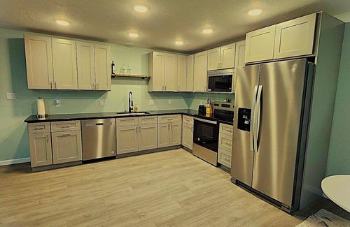 Scottsbluff Apartamento | Spacious & Cozy 2-bedroom Apartment, Hot Tub, Ac, and free Wi-fi