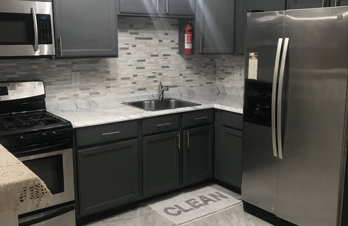 Longwood Apartamento | Spacious, Cozy, and Chic 2 Bdrm