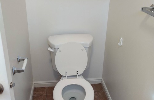 Logan Casa | SPACIOUS COZY bedroom with PRIVATE bathroom and walk-in closet