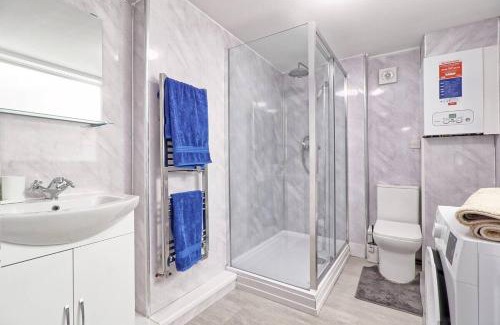 Chelmsford Casa | Spacious & Cozy Home - Ideal for Families & Groups