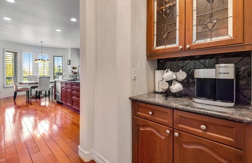 Aurora Casa | Spacious & Cozy Winter Retreat: Scenic Views, Luxury, Pool Table, Crystal Chandelier, Hardwood."