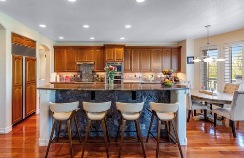 Aurora Casa | Spacious & Cozy Winter Retreat: Scenic Views, Luxury, Pool Table, Crystal Chandelier, Hardwood."