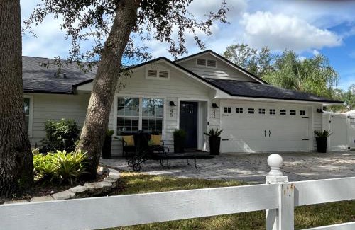 Conway Casa | Spacious craftsman house sleeps 8
