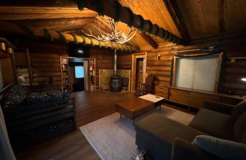 Boundary County Casa | Spacious, Custom-Built Log Cabin