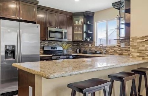 Stockton Casa | Spacious Daygo Lux Estates l 10 Mins from Downtown
