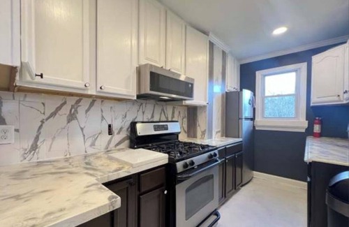 Washington Cama Y Desayuno | Spacious DC Getaway Modern Comfort Walk-In Shower Near Metro
