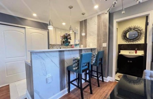 Washington Cama Y Desayuno | Spacious DC Getaway Modern Comfort Walk-In Shower Near Metro