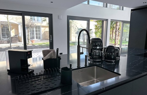 Kressbronn Apartamento | Spacious, modern loft apartment over 2 floors, 2 minutes to the lake