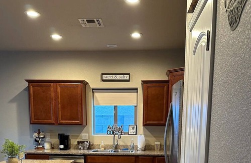 Kingman Casa | Spacious Desert Retreat with Breathtaking Views by RedAwning