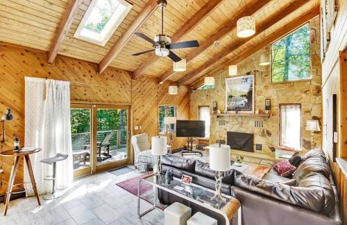 Bushkill Casa | Spacious Design Lodge In Woods - Bushkill