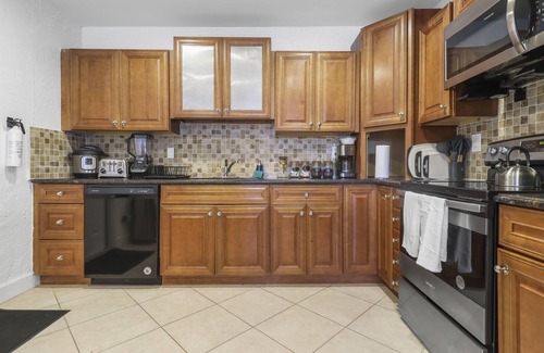 Southwest Casa | Spacious Designed House -Palm Wave Stays