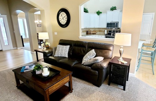 Meridian Casa | Spacious Designer Home-Hardwoods, Granite, Stainless, Patio & Access to 4 pools.