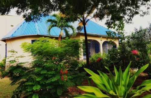 Diani Beach Casa | Amplia casa del jardín Diani