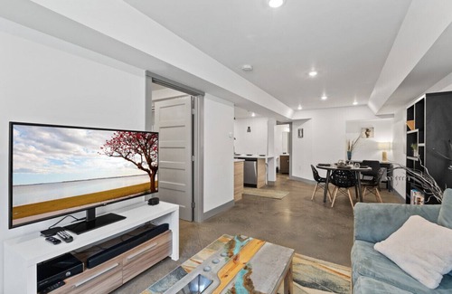Old Town North Condominio | Spacious Dog-Friendly Jewel | Old Town North