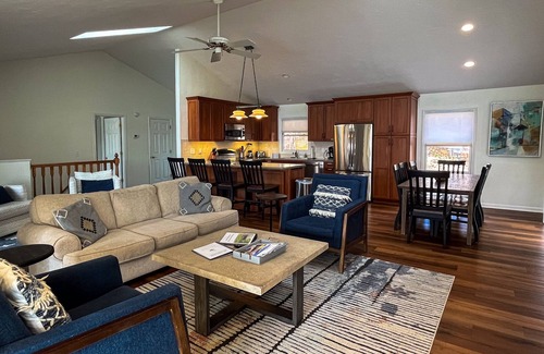 North Shore Casa | Spacious dog-friendly lakefront house w/dock, hot tub & putting green