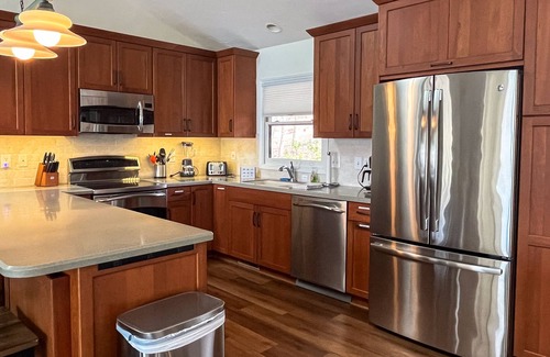 North Shore Casa | Spacious dog-friendly lakefront house w/dock, hot tub & putting green