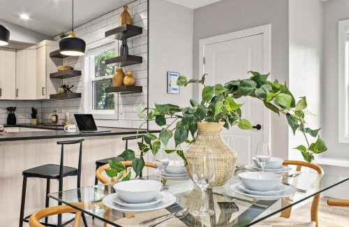 Old Town Apartamento | Spacious Downtown Apartment - Walk to Old Town FC!