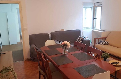 Centro de la ciudad de Gijón Condominio | Amplio piso céntrico