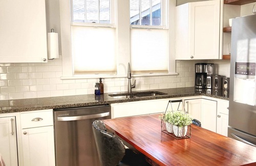 Salisbury Casa | Spacious Downtown Craftsman | Designer Finishes