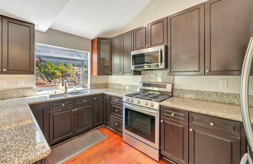 San Marcos Casa | Spacious Dual Master, 4 Bedroom home near beaches, legoland, golf, lake