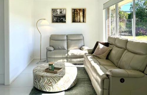Sunnybank Casa | Spacious Dual Stay Main House Separate Studio